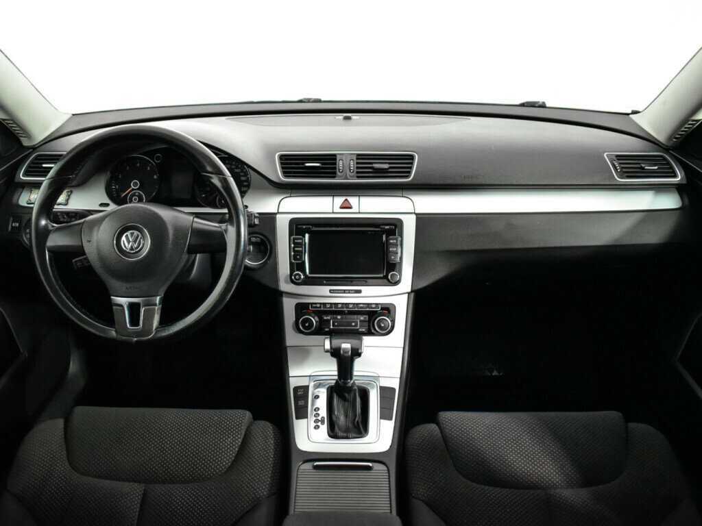 Volkswagen Passat с пробегом — 2010 год. Фото: #11