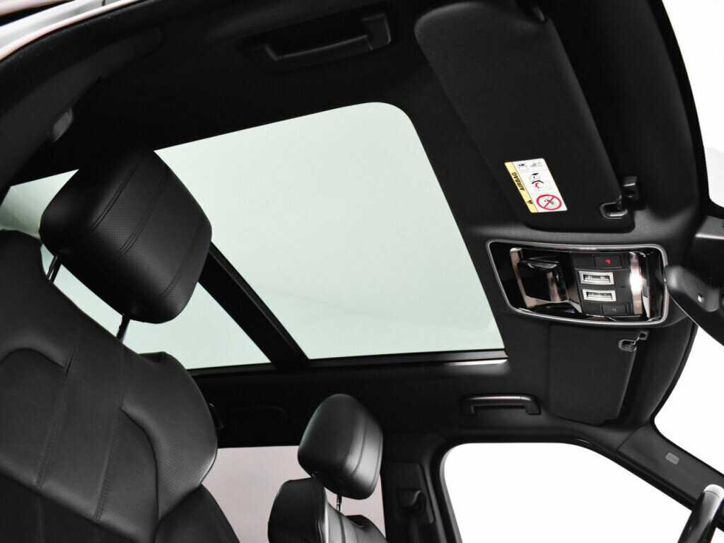 Land Rover Range Rover Sport с пробегом — 2017 год. Фото: #12