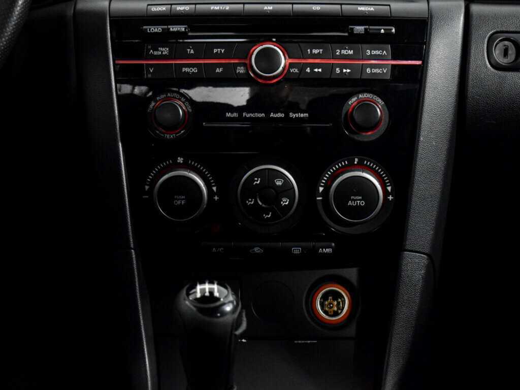 Mazda 3 с пробегом — 2008 год. Фото: #11