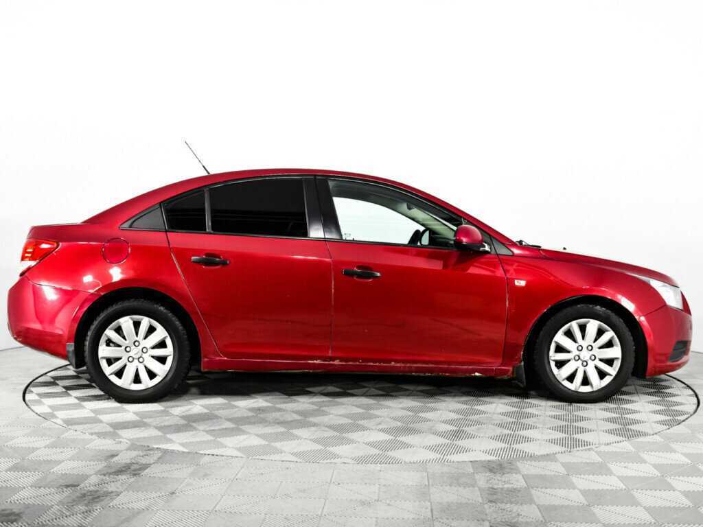 Chevrolet Cruze с пробегом — 2011 год. Фото: #3