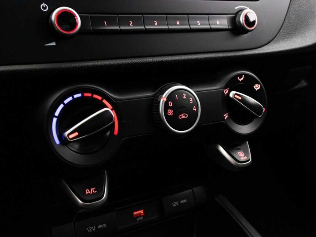 Kia Rio с пробегом — 2021 год. Фото: #17