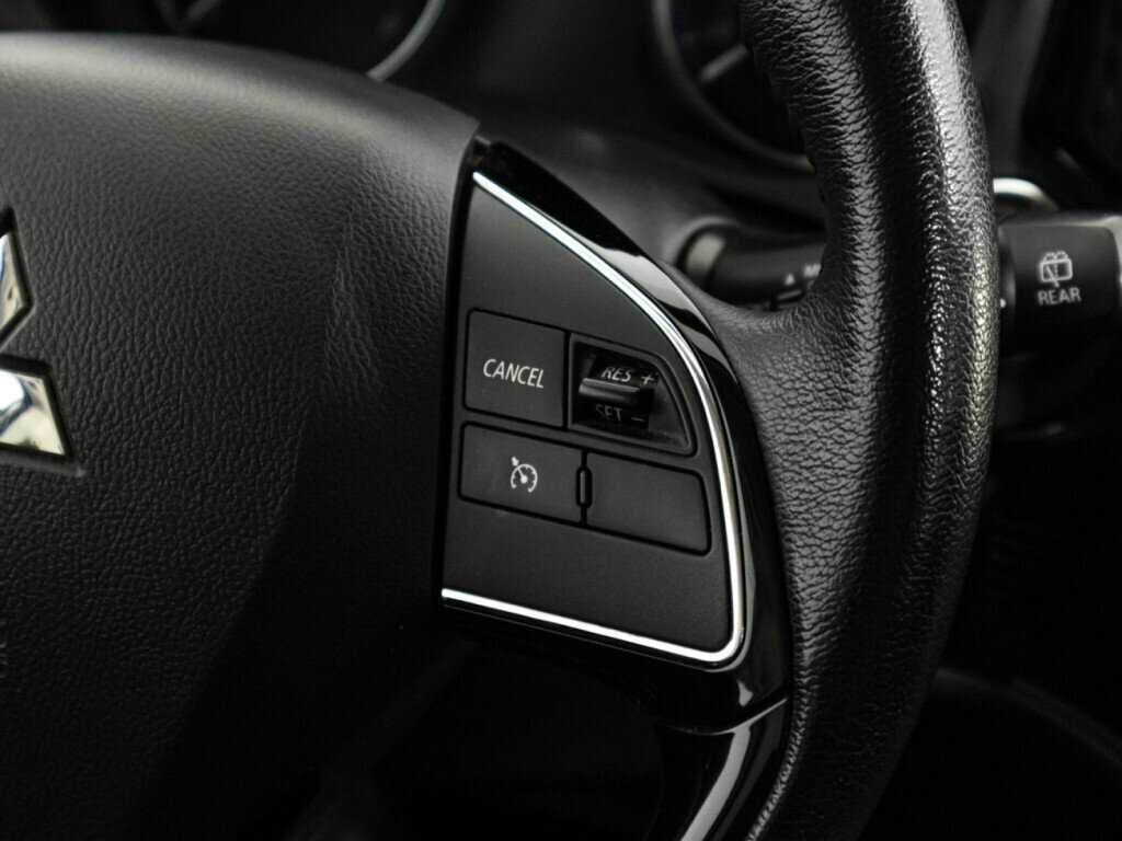 Mitsubishi Outlander с пробегом — 2018 год. Фото: #18