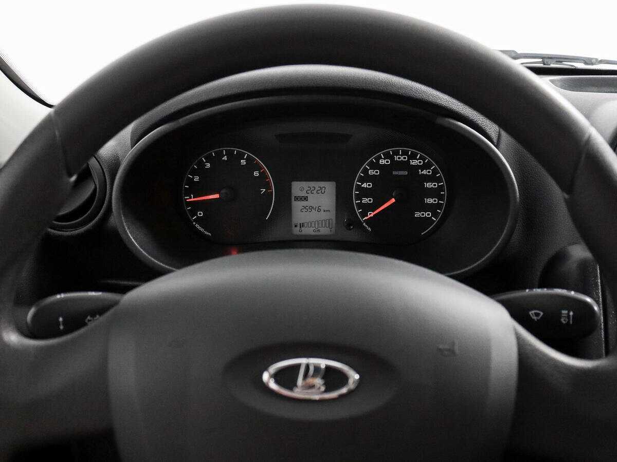 Lada (ВАЗ) Granta с пробегом — 2015 год. Фото: #15