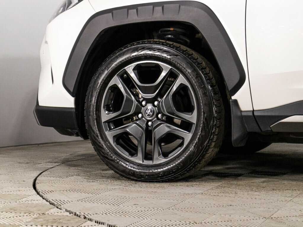 Toyota RAV4 с пробегом — 2022 год. Фото: #23