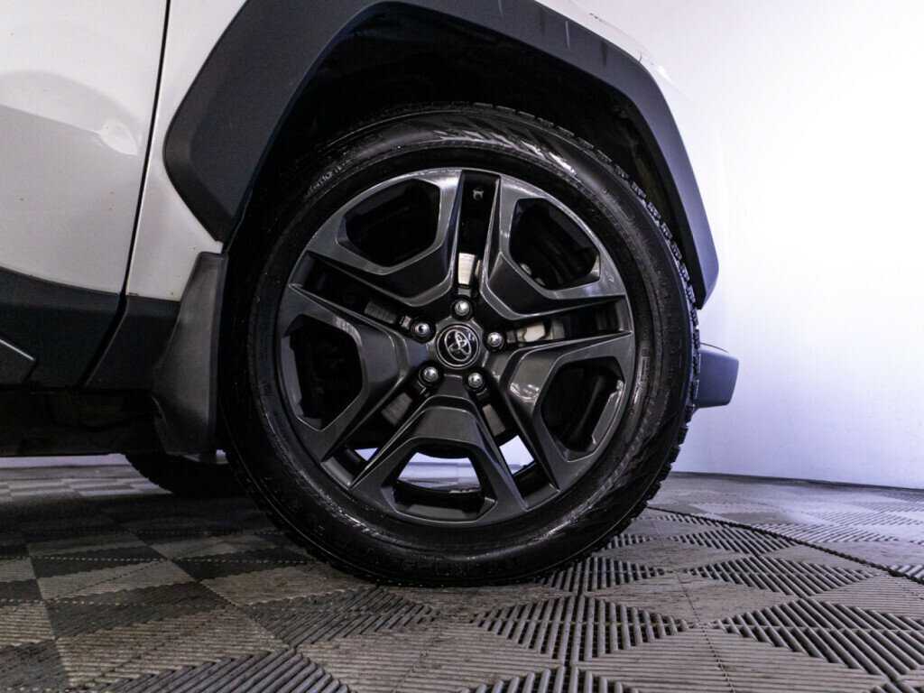 Toyota RAV4 с пробегом — 2022 год. Фото: #24