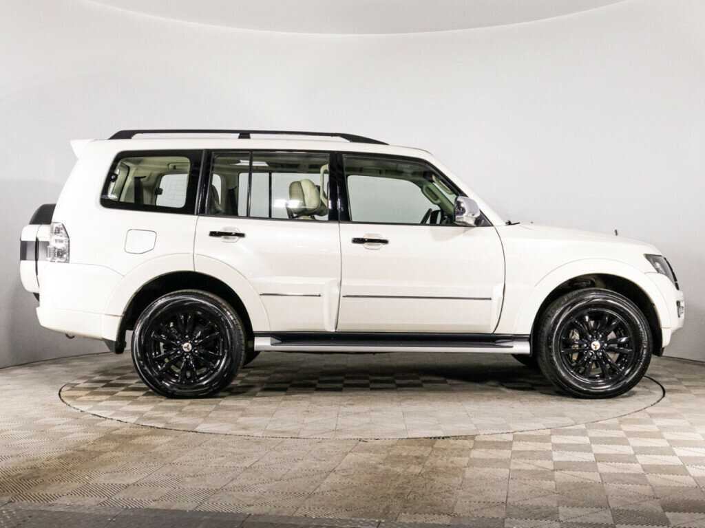 Mitsubishi Pajero с пробегом — 2019 год. Фото: #3