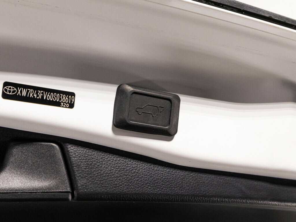 Toyota RAV4 с пробегом — 2021 год. Фото: #14