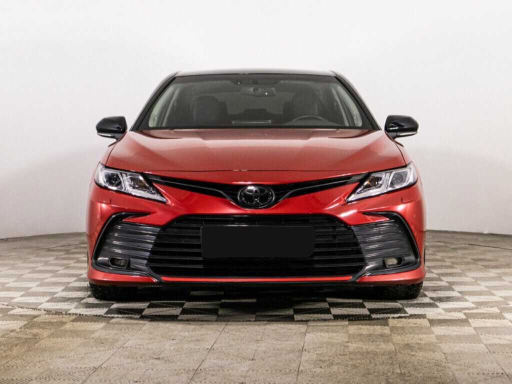 Toyota Camry с пробегом — 2021 год. Фото: #1