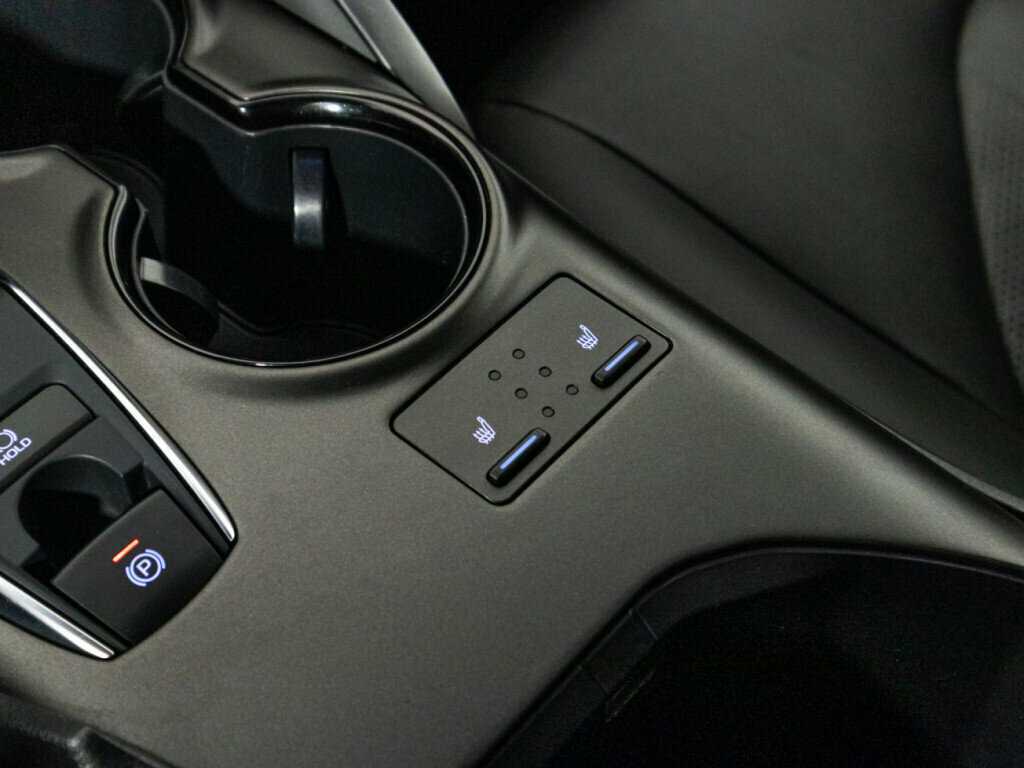 Toyota Camry с пробегом — 2021 год. Фото: #17