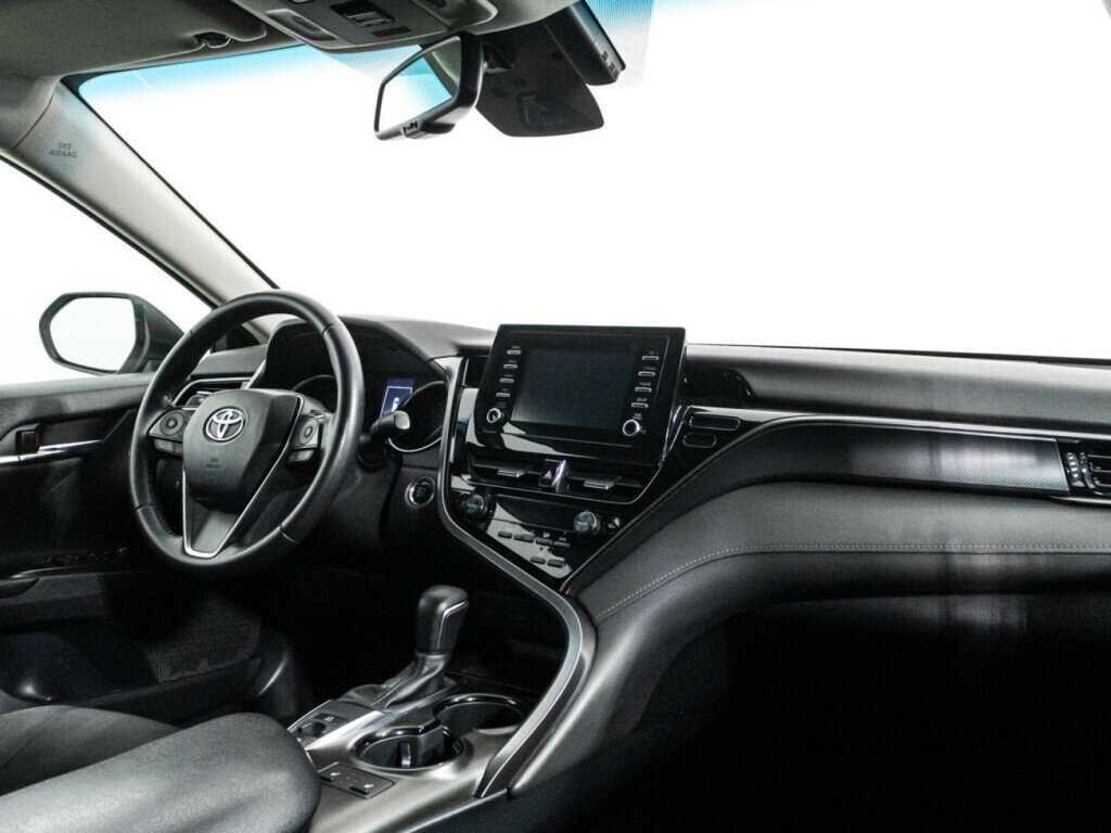 Toyota Camry с пробегом — 2021 год. Фото: #8