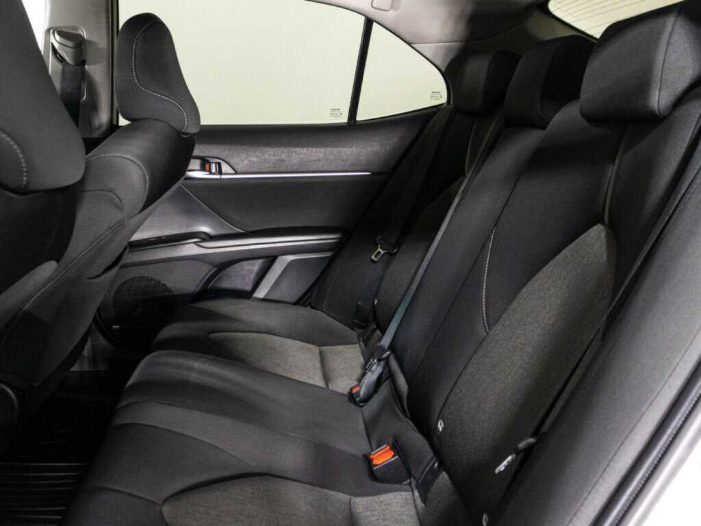 Toyota Camry с пробегом — 2021 год. Фото: #9