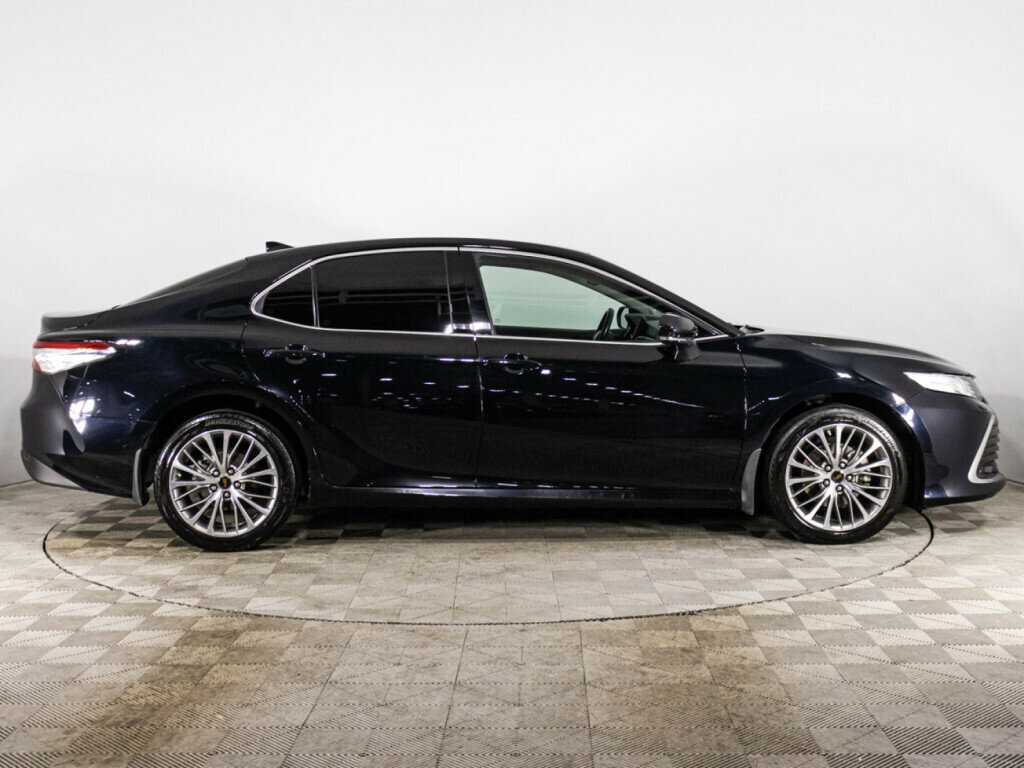 Toyota Camry с пробегом — 2021 год. Фото: #3