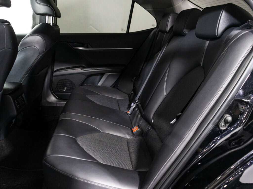 Toyota Camry с пробегом — 2021 год. Фото: #9