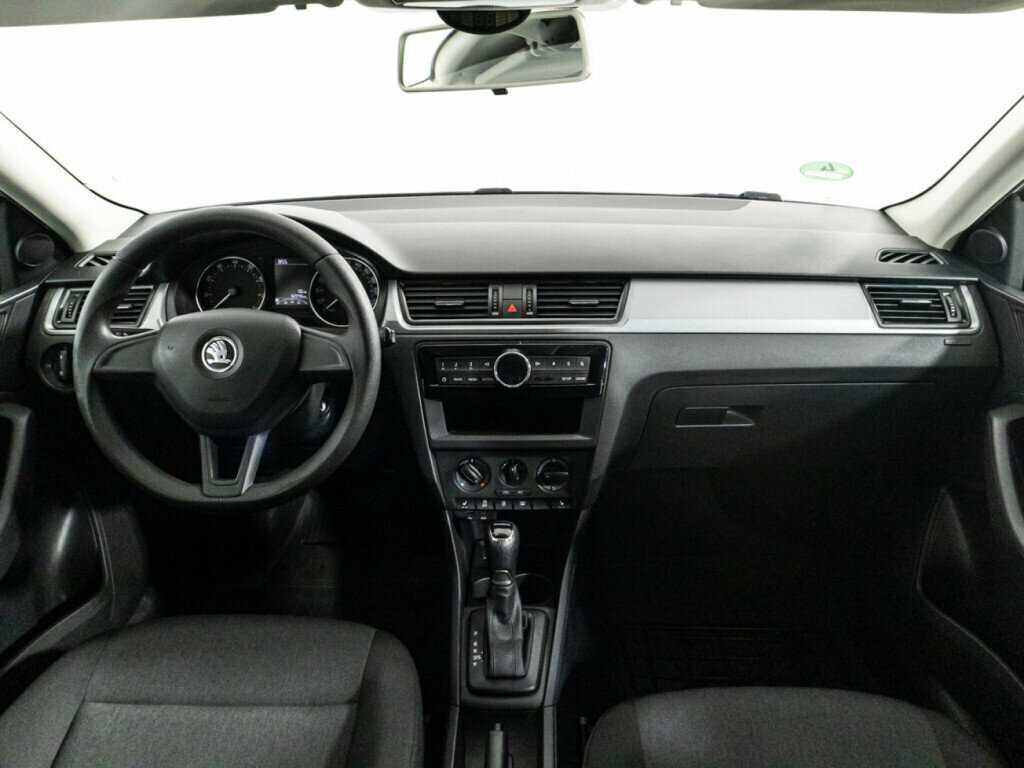 Skoda Rapid с пробегом — 2017 год. Фото: #12