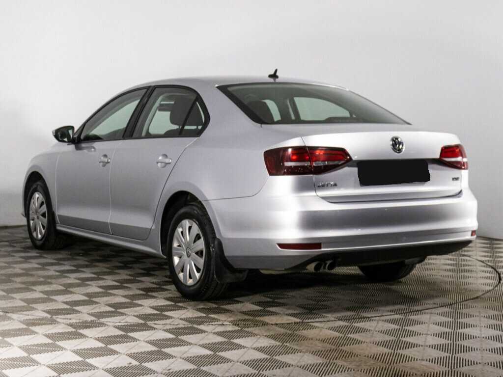 Volkswagen Jetta с пробегом — 2016 год. Фото: #6