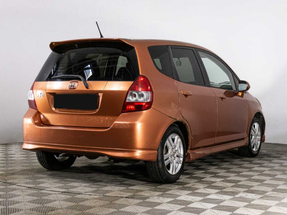 Honda Fit с пробегом — 2007 год. Фото: #4