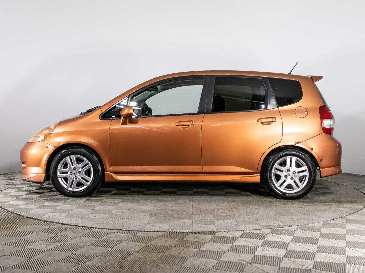 Honda Fit с пробегом — 2007 год. Фото: #7