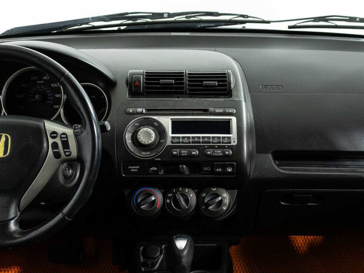 Honda Fit с пробегом — 2007 год. Фото: #13