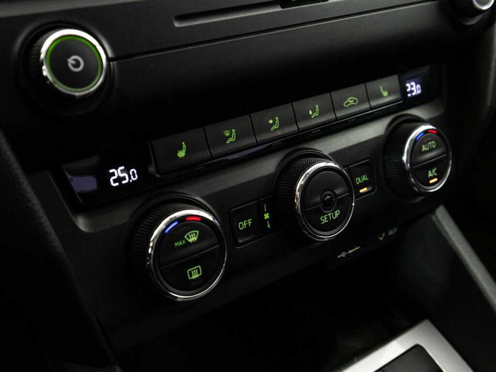 Skoda Octavia с пробегом — 2013 год. Фото: #14