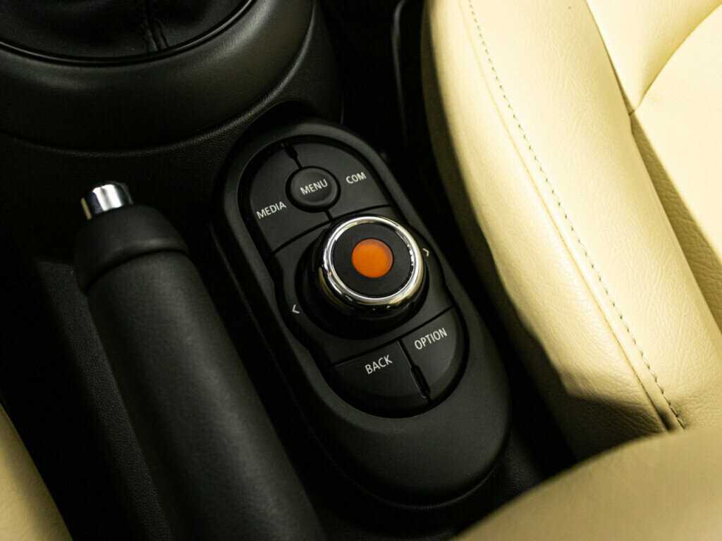 Mini Hatch с пробегом — 2021 год. Фото: #15