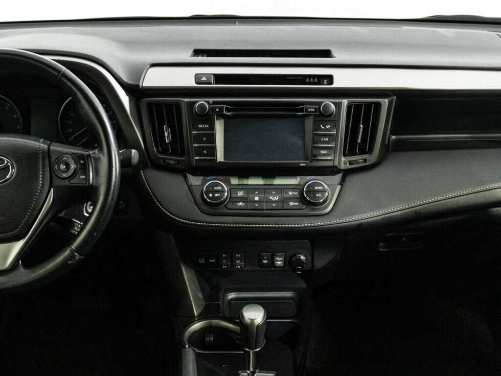 Toyota RAV4 с пробегом — 2016 год. Фото: #13