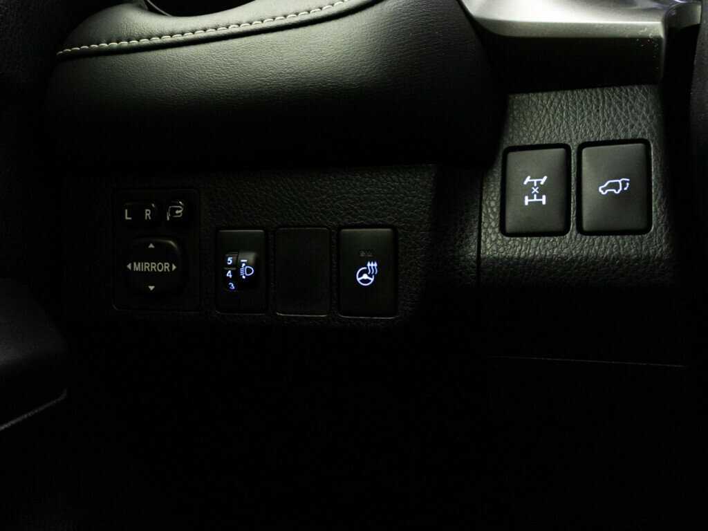 Toyota RAV4 с пробегом — 2016 год. Фото: #18