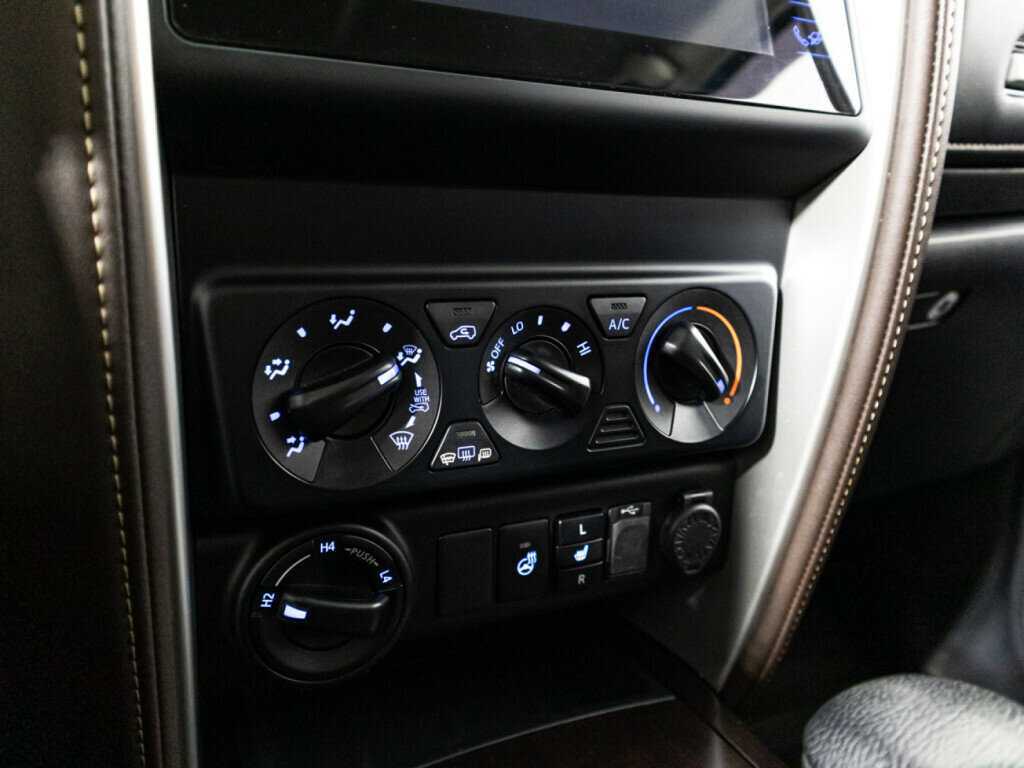 Toyota Fortuner с пробегом — 2019 год. Фото: #18