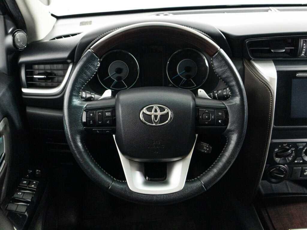 Toyota Fortuner с пробегом — 2019 год. Фото: #20