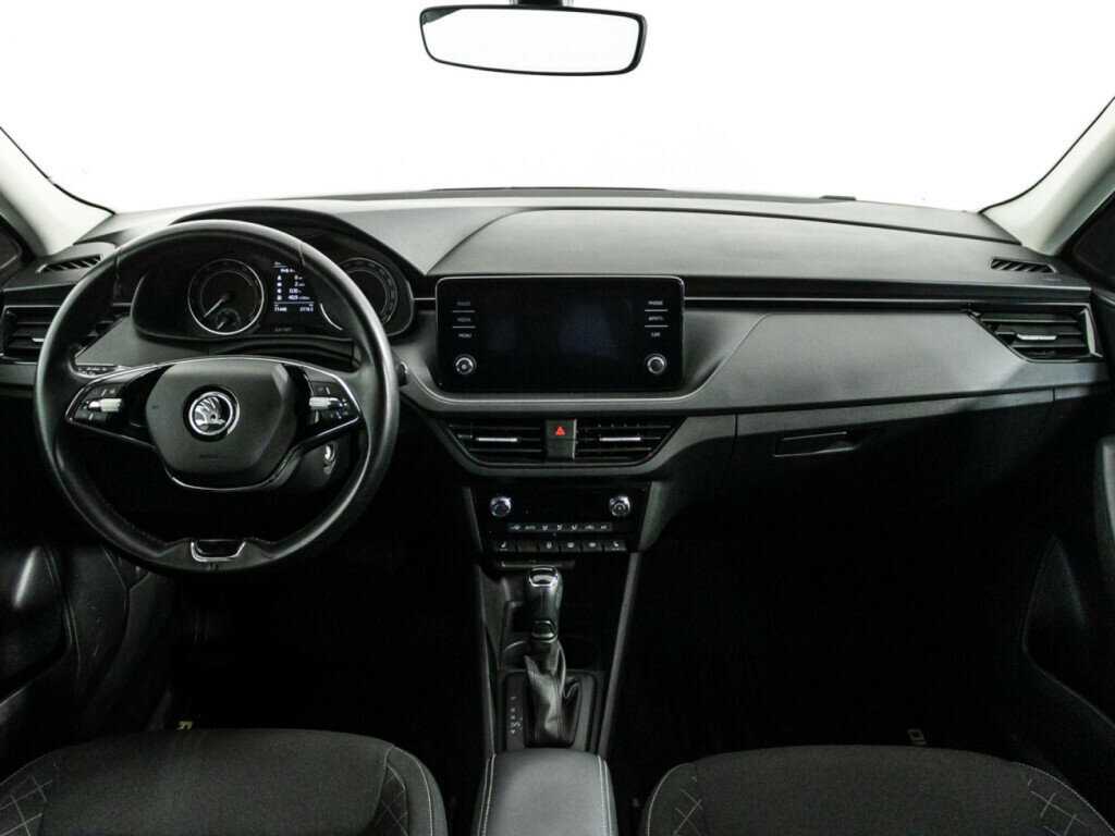 Skoda Rapid с пробегом — 2021 год. Фото: #11