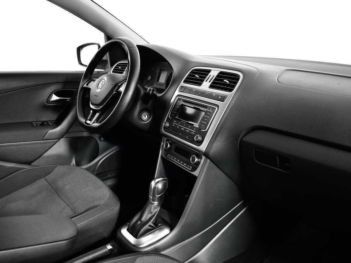 Volkswagen Polo с пробегом — 2016 год. Фото: #8