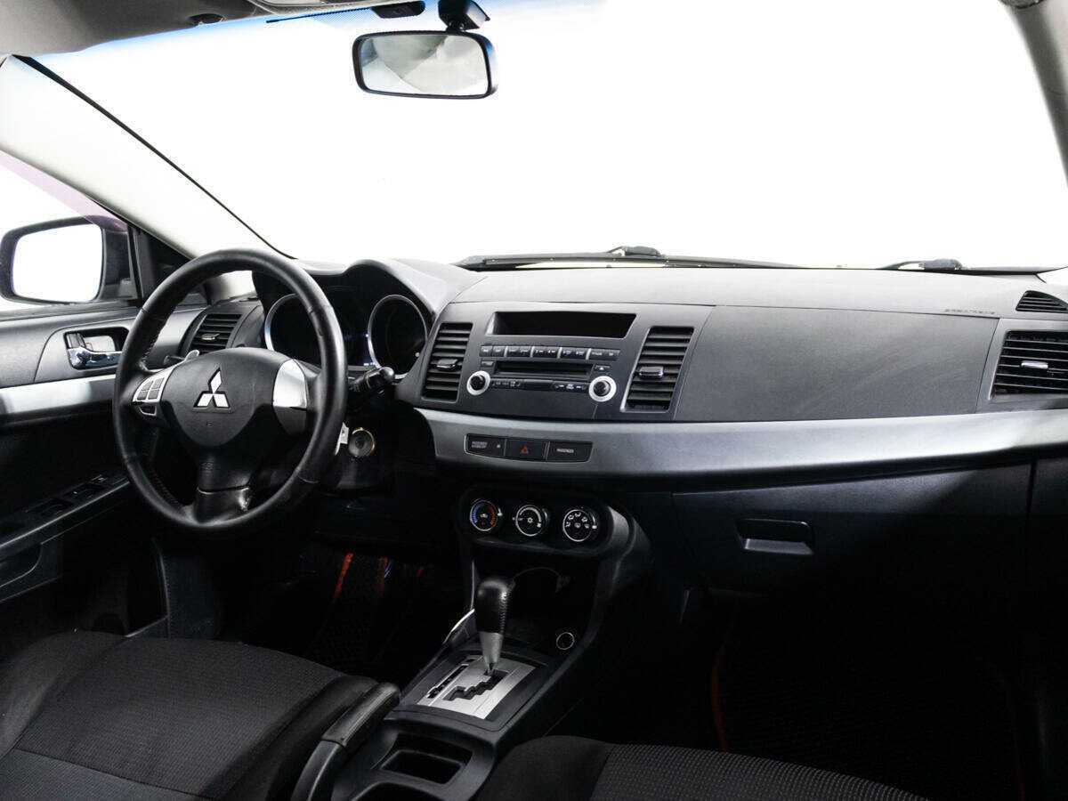 Mitsubishi Lancer с пробегом — 2011 год. Фото: #8