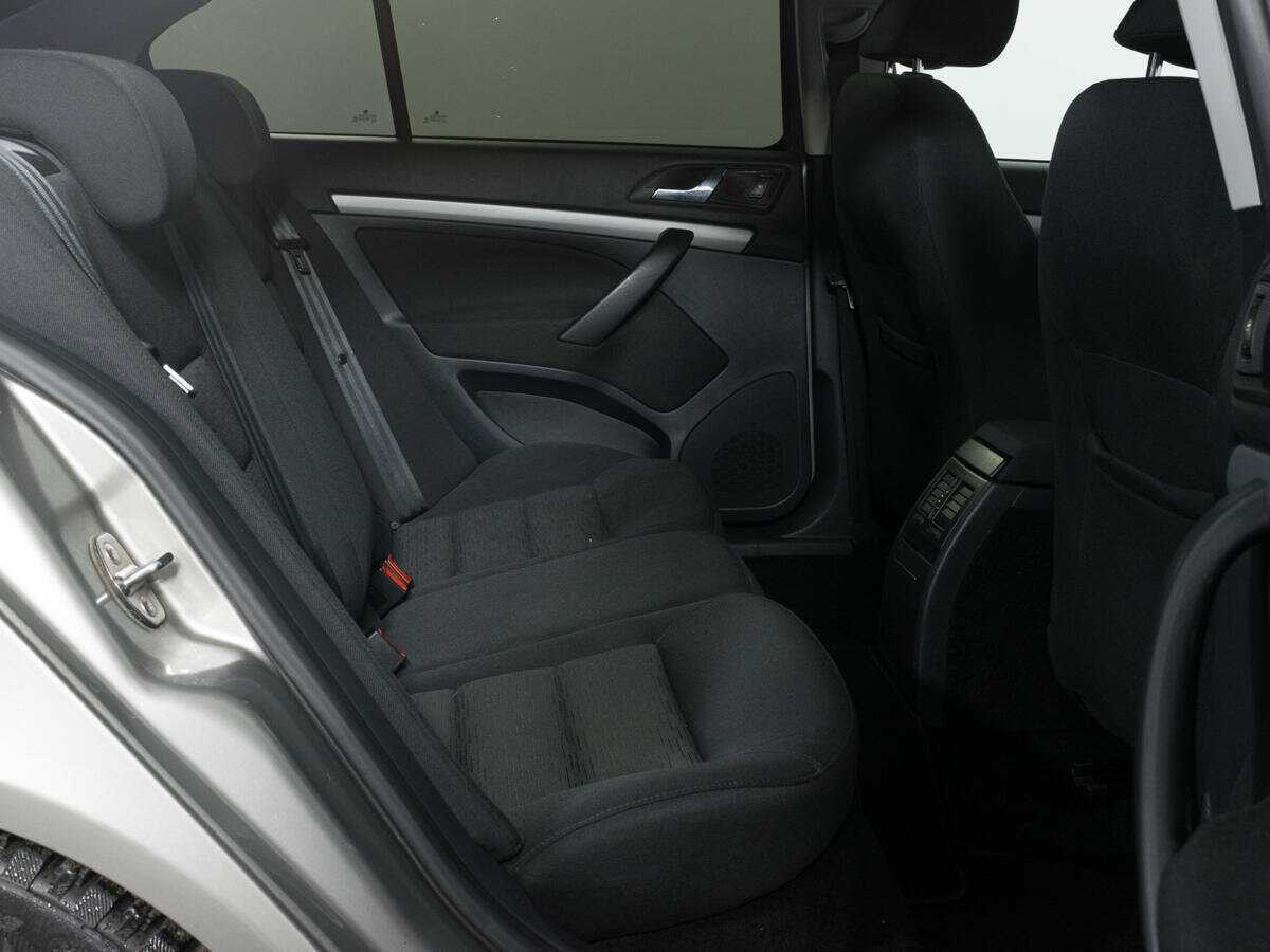 Skoda Octavia с пробегом — 2011 год. Фото: #12