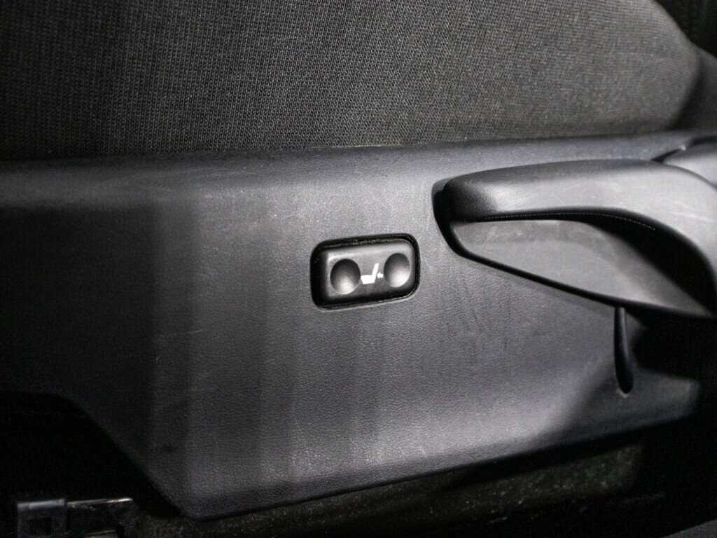 Toyota Auris с пробегом — 2014 год. Фото: #17