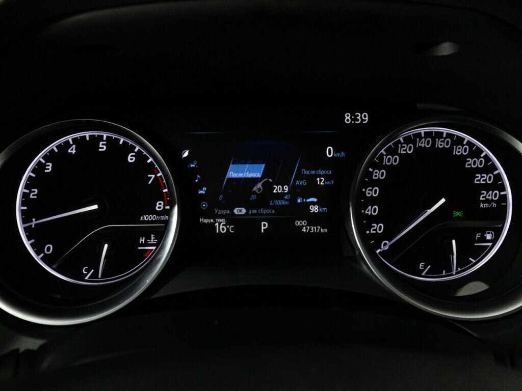 Toyota Camry с пробегом — 2021 год. Фото: #11