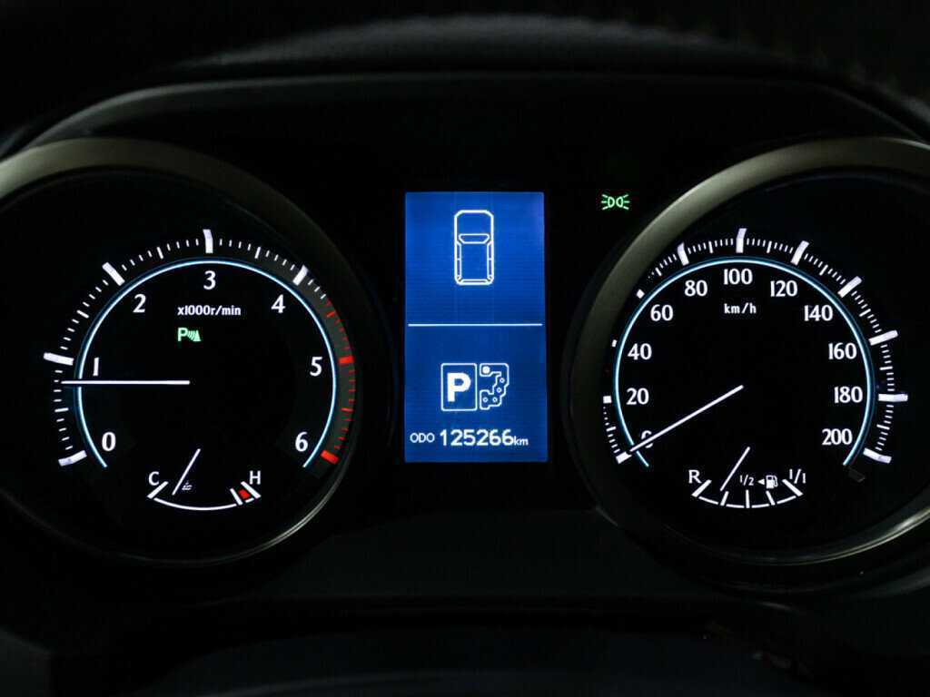 Toyota Land Cruiser Prado с пробегом — 2011 год. Фото: #10