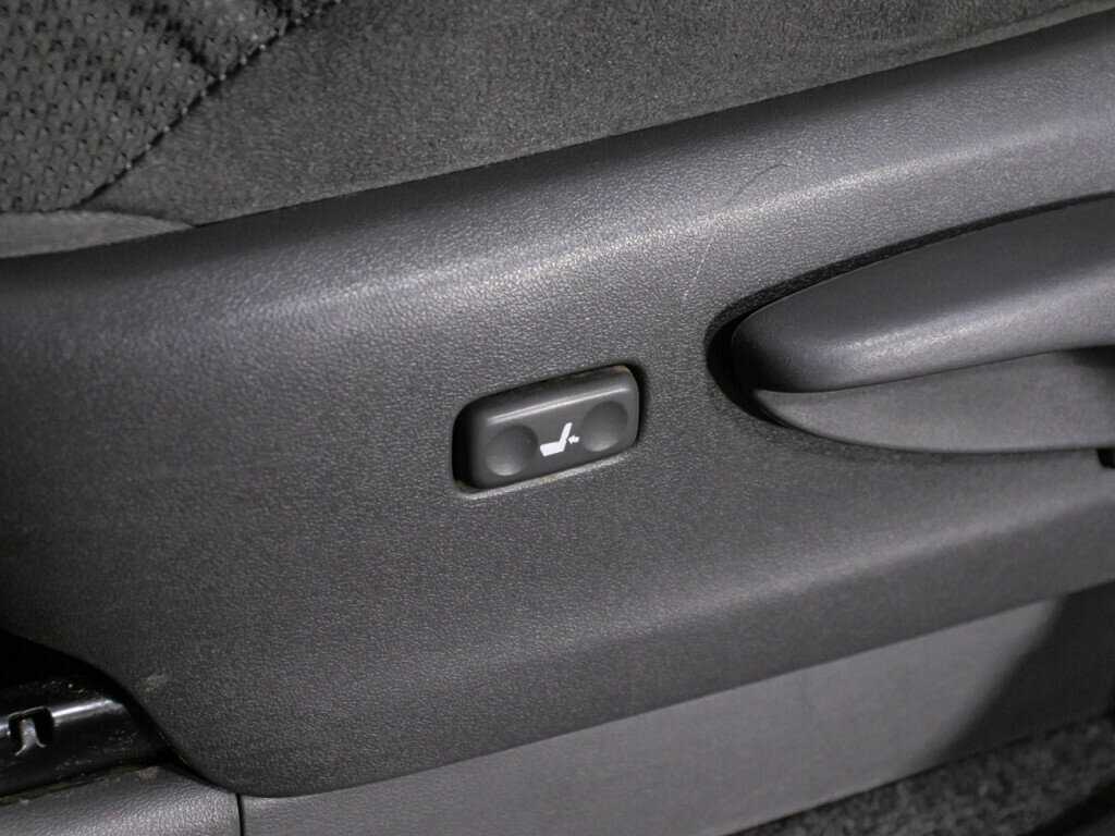 Toyota Land Cruiser Prado с пробегом — 2011 год. Фото: #21