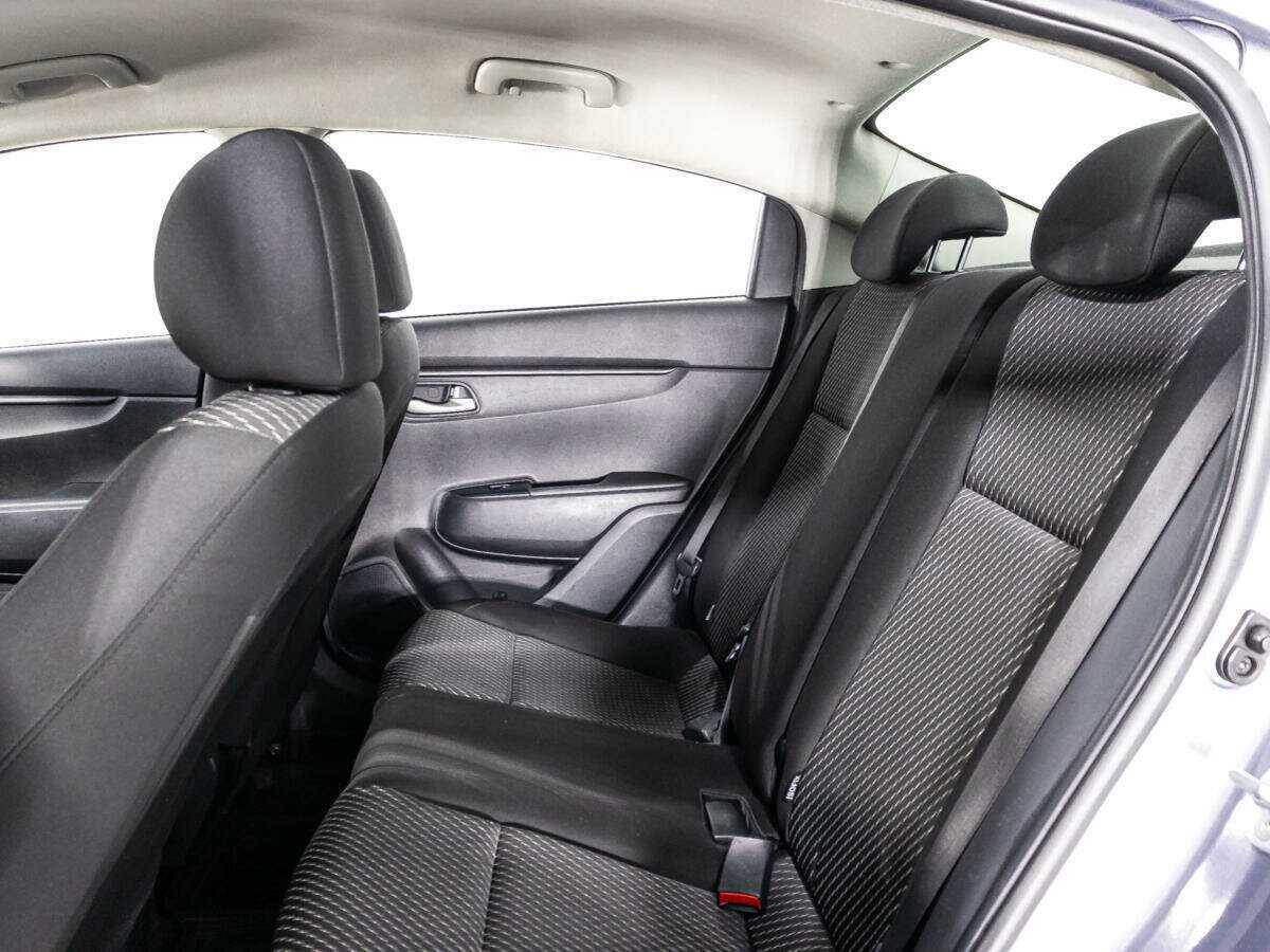 Kia Rio с пробегом — 2017 год. Фото: #10