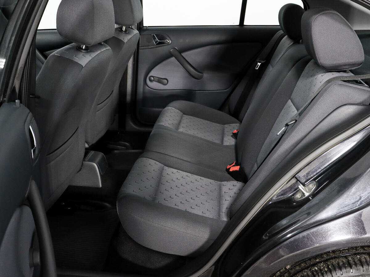 Skoda Octavia с пробегом — 2007 год. Фото: #9