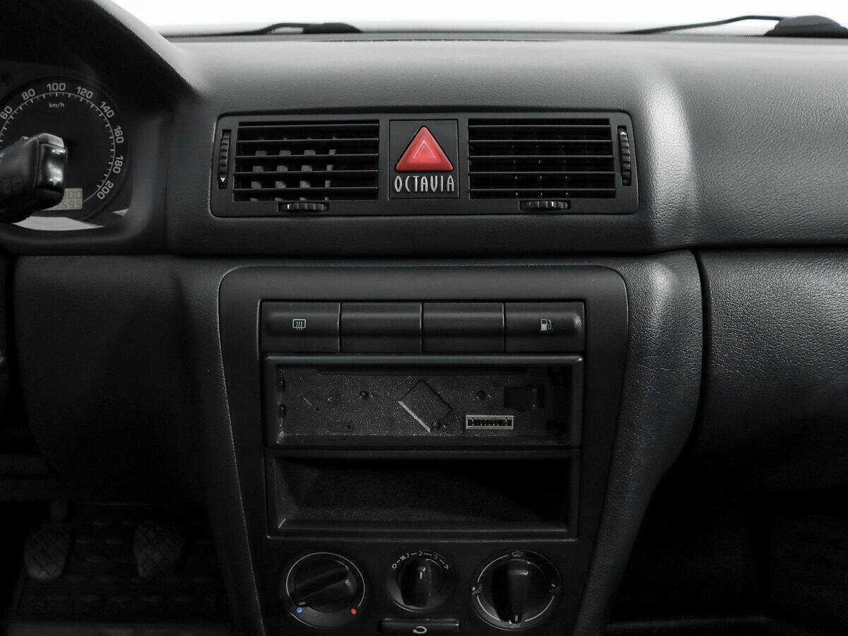 Skoda Octavia с пробегом — 2007 год. Фото: #12