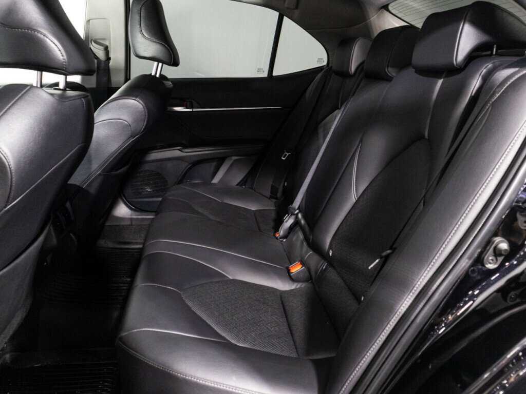 Toyota Camry с пробегом — 2021 год. Фото: #9
