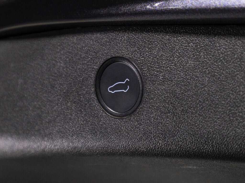 Tesla Model 3 с пробегом — 2020 год. Фото: #15