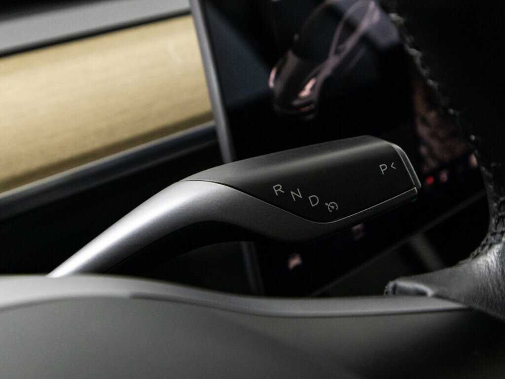 Tesla Model 3 с пробегом — 2020 год. Фото: #20