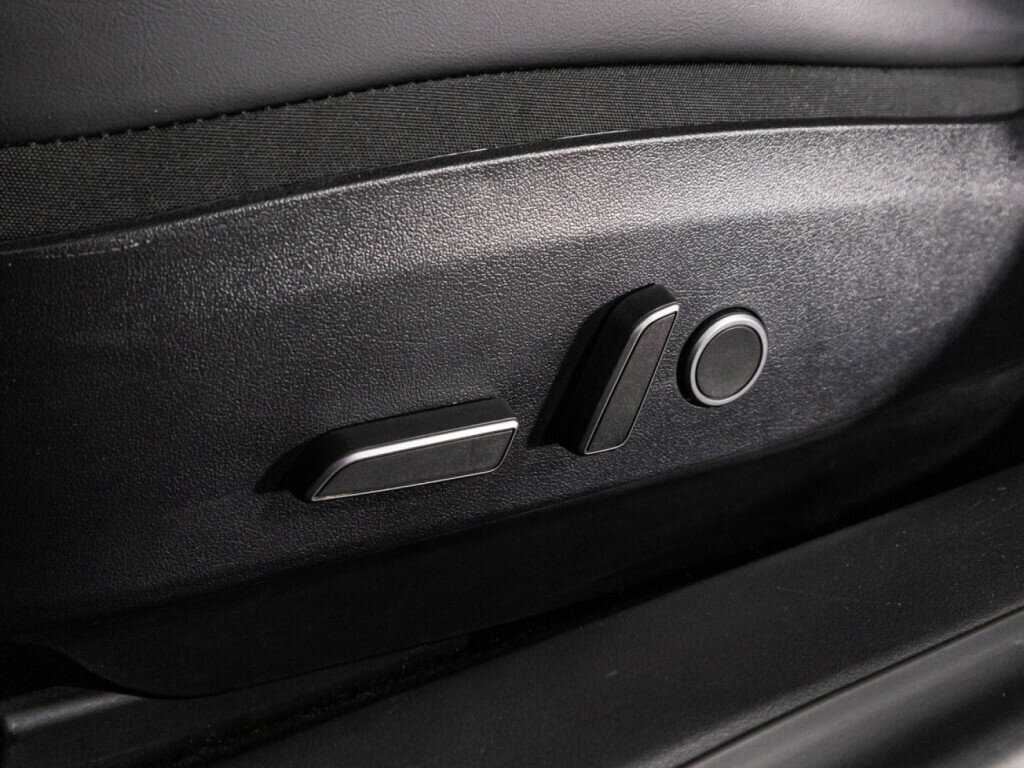 Tesla Model 3 с пробегом — 2020 год. Фото: #21