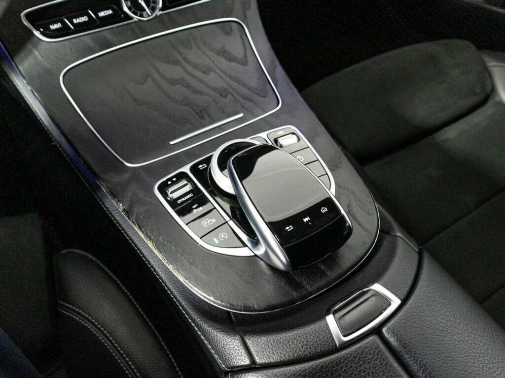 Mercedes-Benz E-Класс с пробегом — 2020 год. Фото: #17