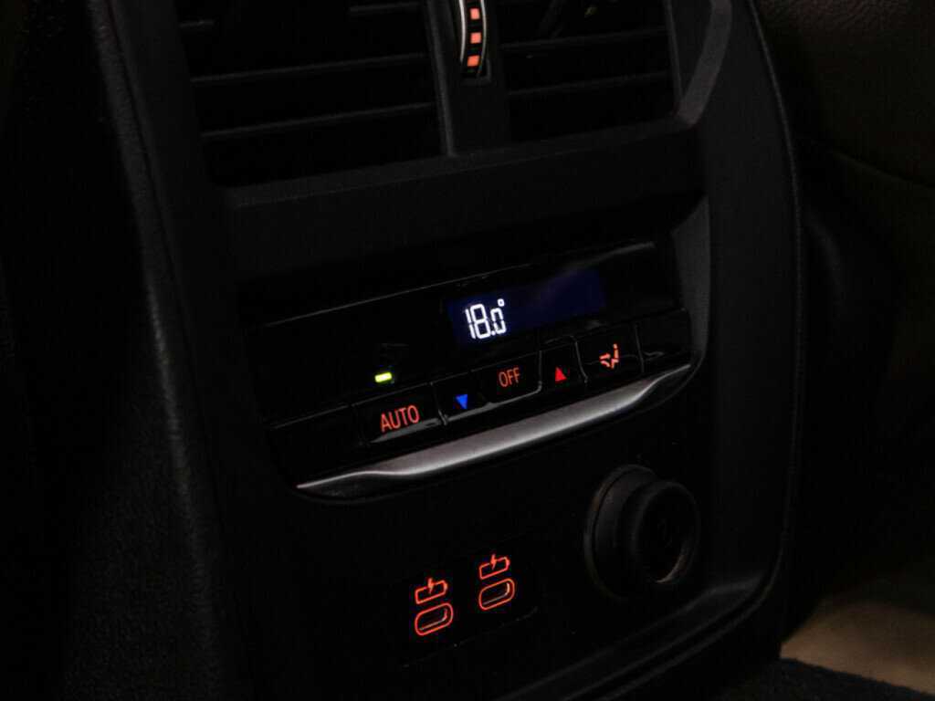 BMW 3 серии с пробегом — 2019 год. Фото: #19