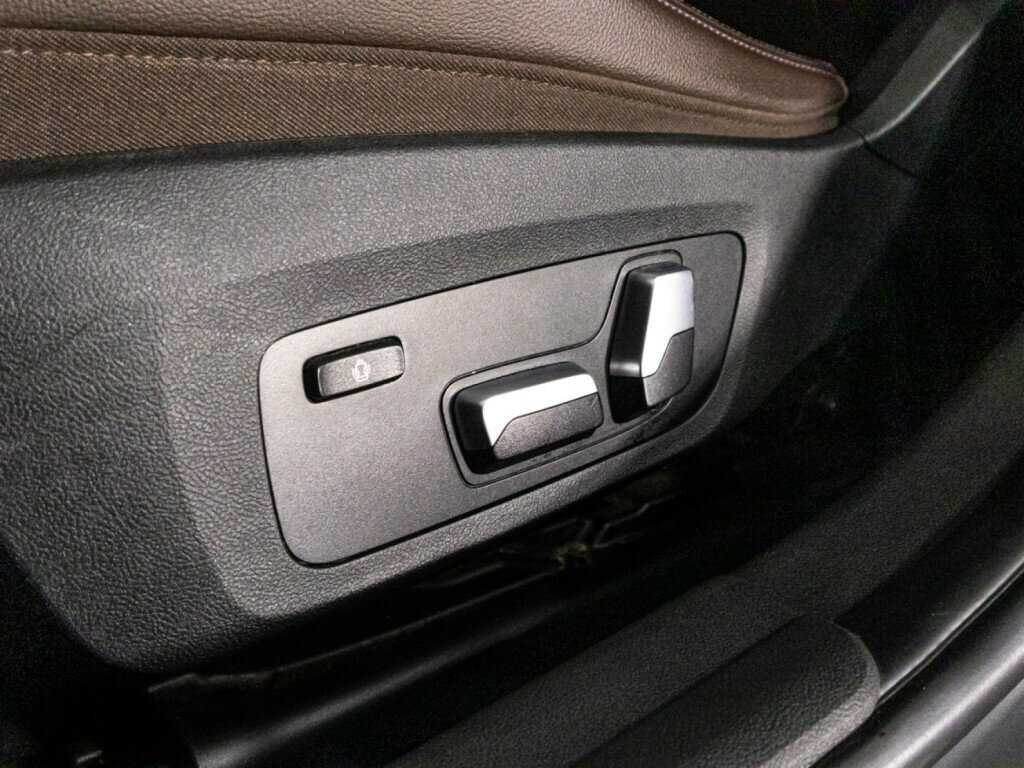 BMW 3 серии с пробегом — 2019 год. Фото: #22