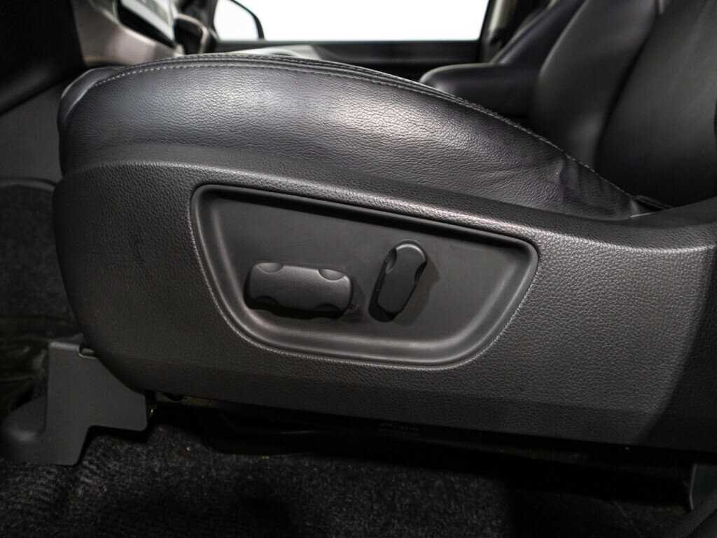 Mitsubishi Pajero Sport с пробегом — 2016 год. Фото: #15