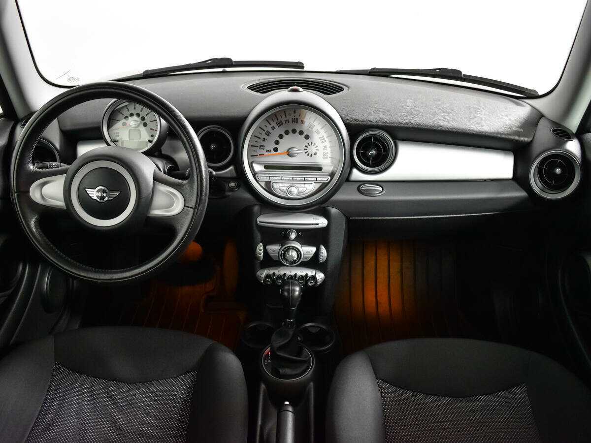 Mini Hatch с пробегом — 2009 год. Фото: #11