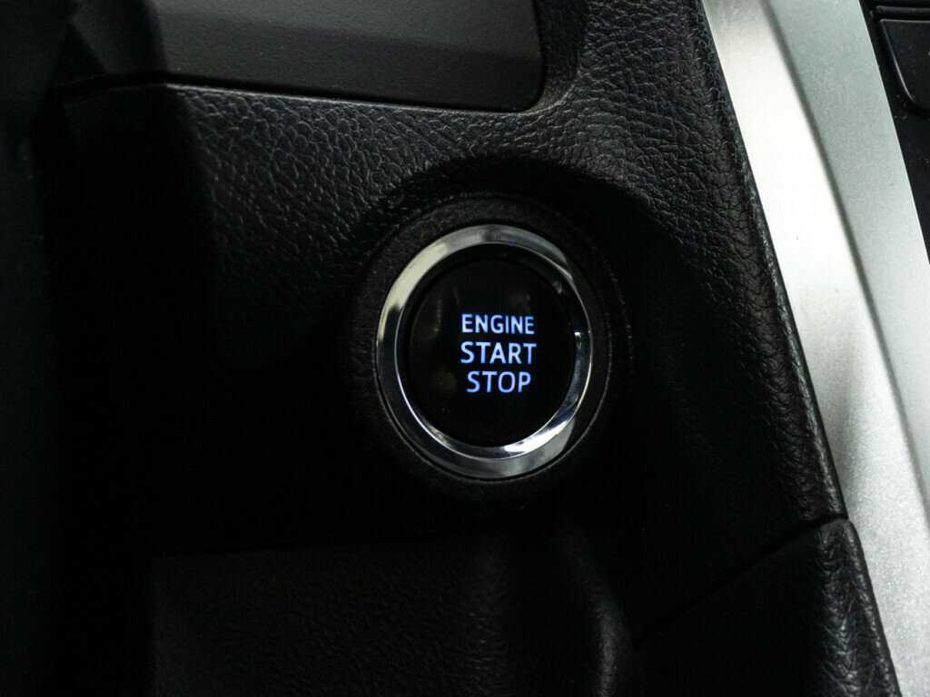 Toyota Camry с пробегом — 2016 год. Фото: #17