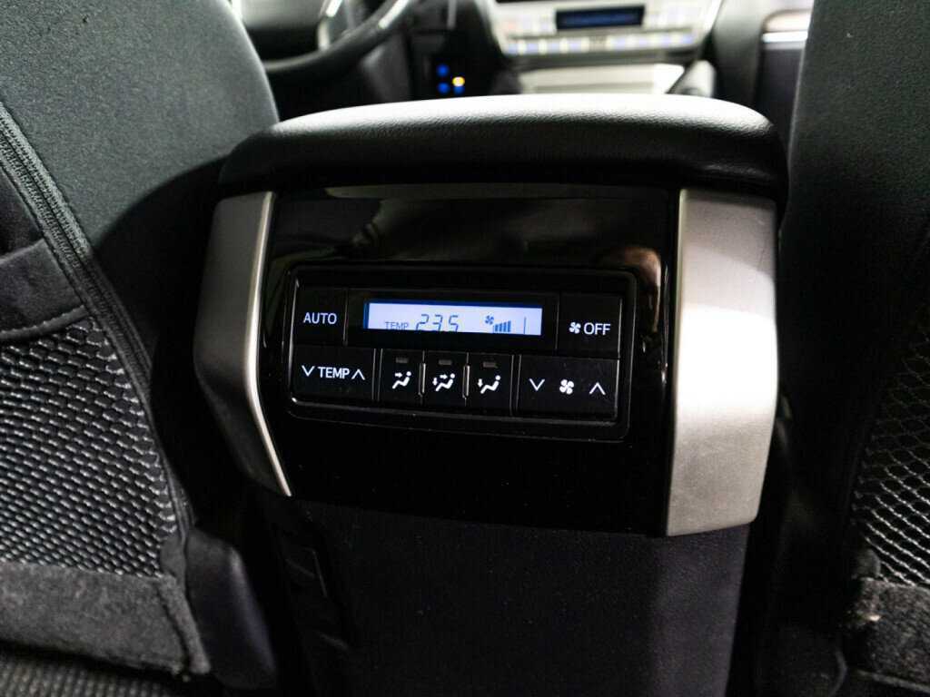 Toyota Land Cruiser Prado с пробегом — 2018 год. Фото: #21